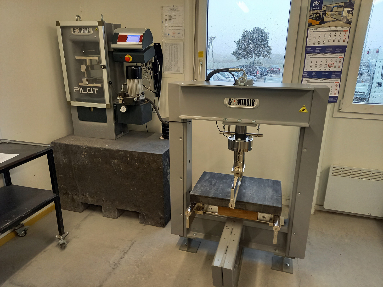 Prasa wytrzymałościowa do prefabrykatów.jpg